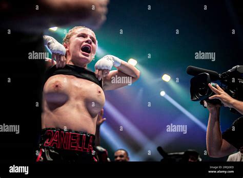 daniella hamsley uncensored|Kingpyn Boxing results: Daniella Hemsley flashes audience after。